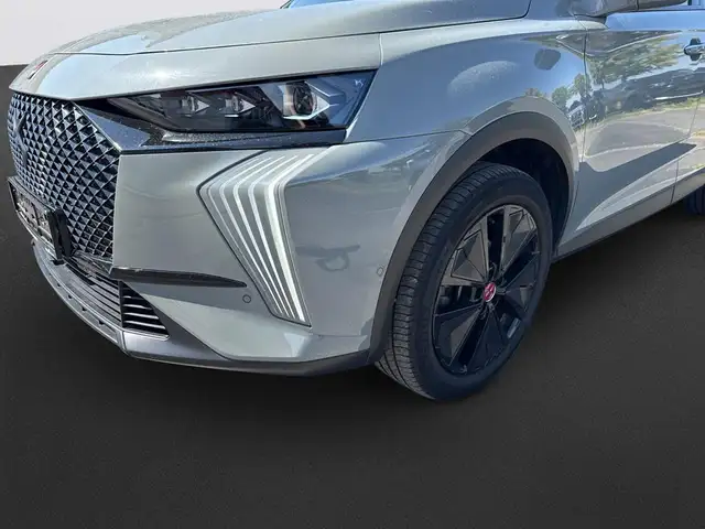 DS Automobiles DS 7 view 9