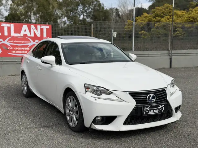 Lexus IS 300 300h 2.5 Luxury cvt