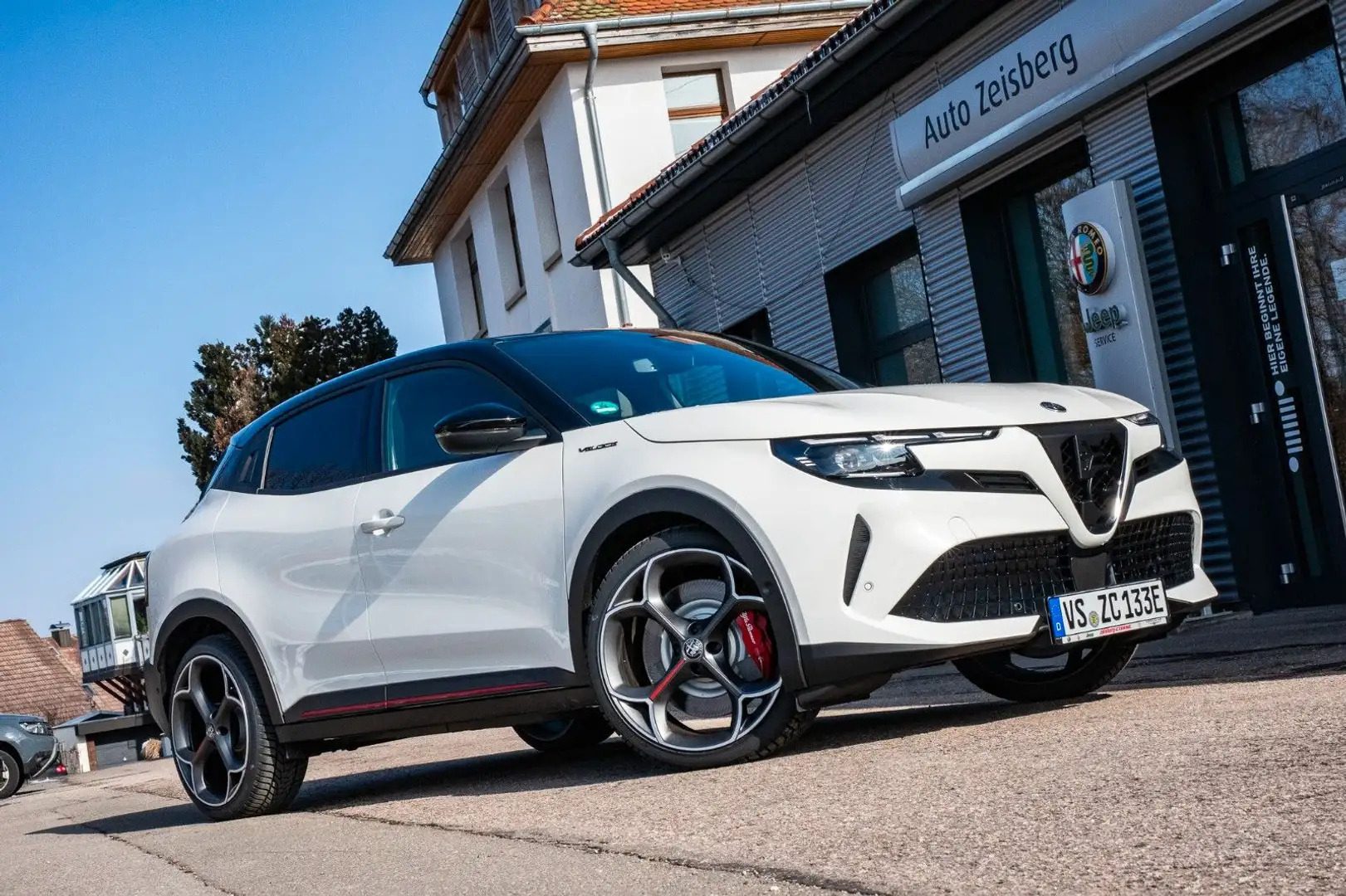 Alfa Romeo Junior Elettrica 280 PS  Veloce Sport+Technpaket Weiß - 1