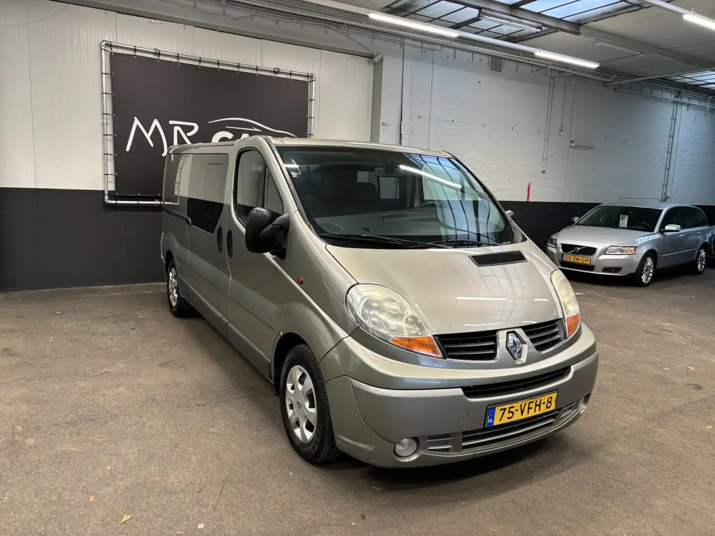 Renault Trafic 2.5 dCi T29 L2H1 DC Automaat /Airco - 1