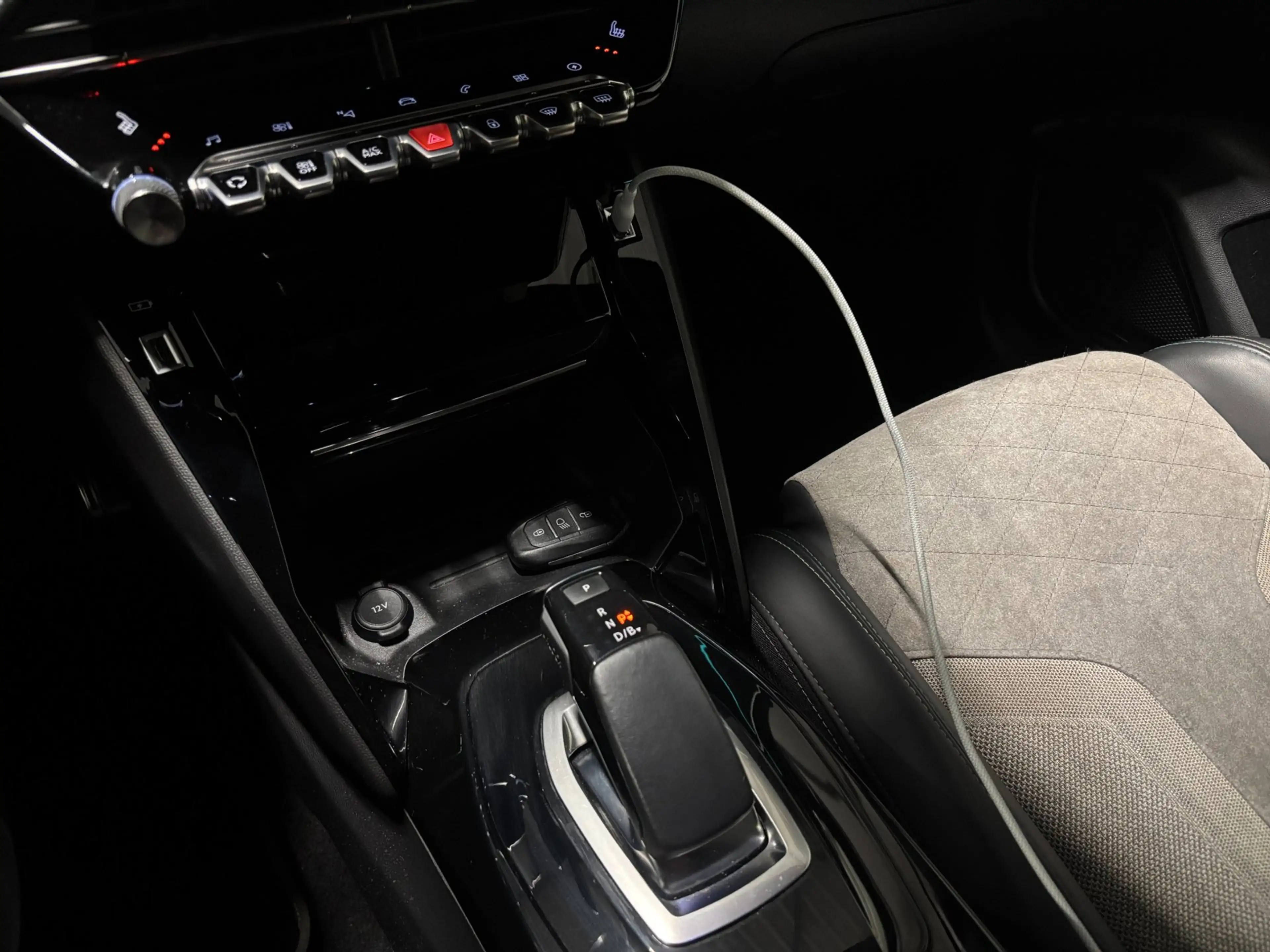 Peugeot e-208 EV GT 350 50 kWh|Carplay|Stoelverw|Cruise|Camera — photo 28