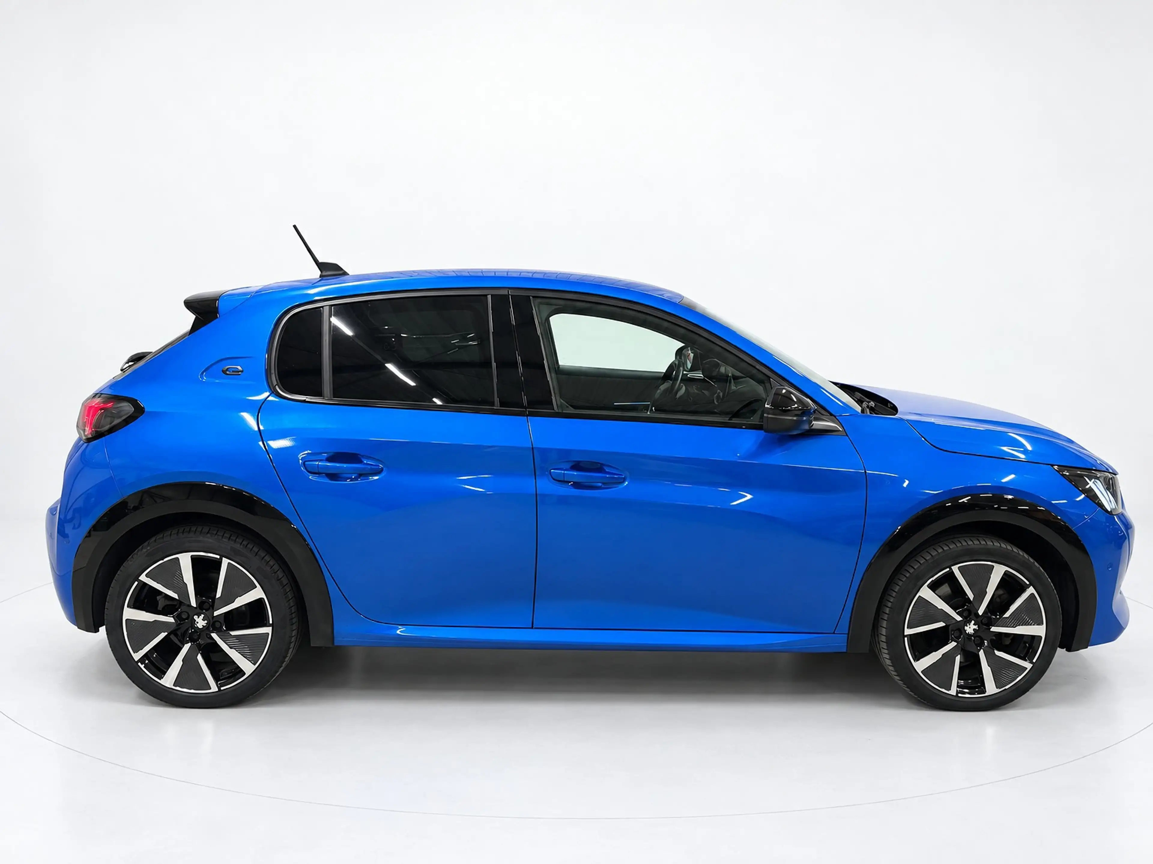 Peugeot e-208 EV GT 350 50 kWh|Carplay|Stoelverw|Cruise|Camera — photo 4