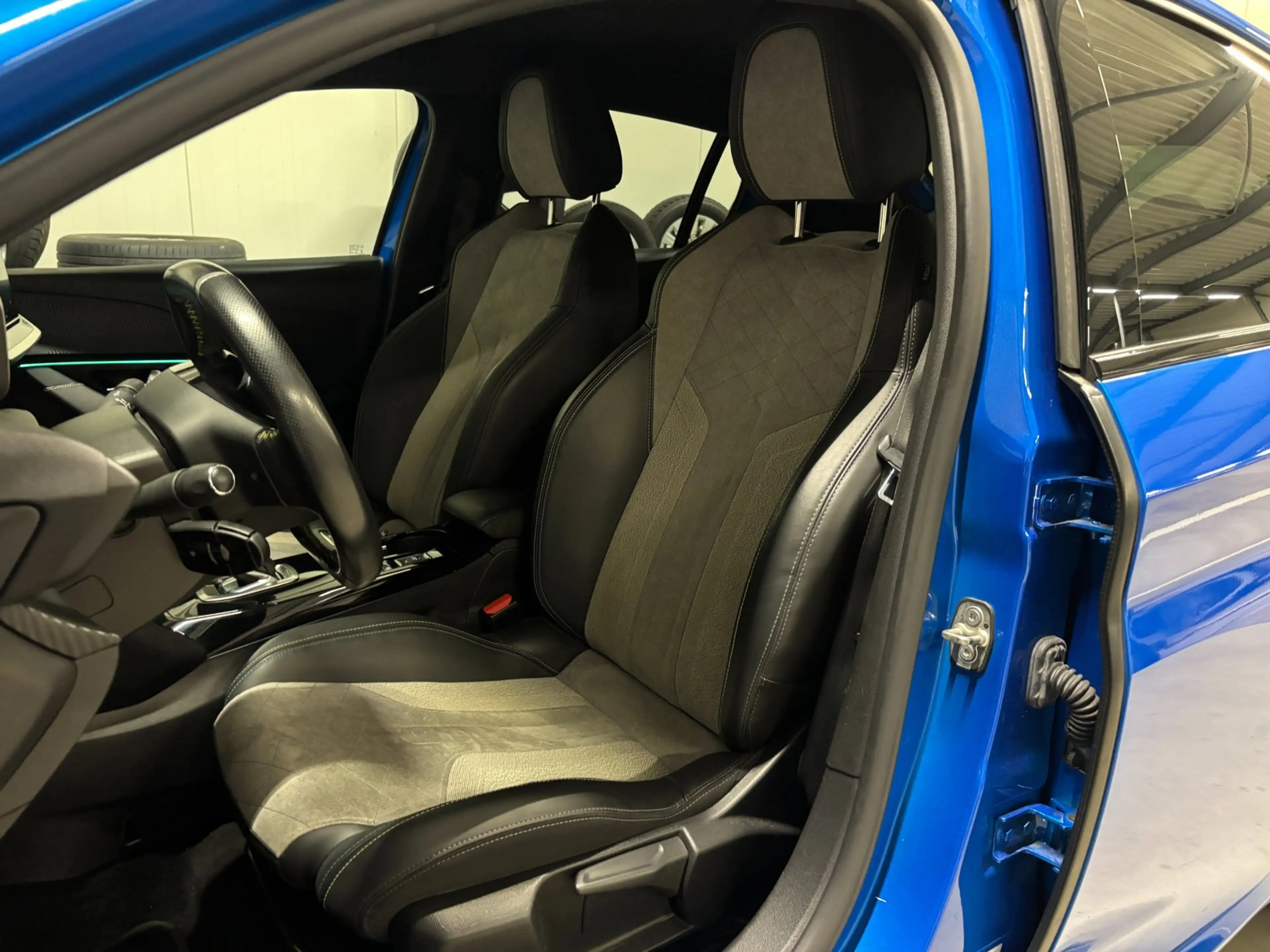Peugeot e-208 EV GT 350 50 kWh|Carplay|Stoelverw|Cruise|Camera — photo 3