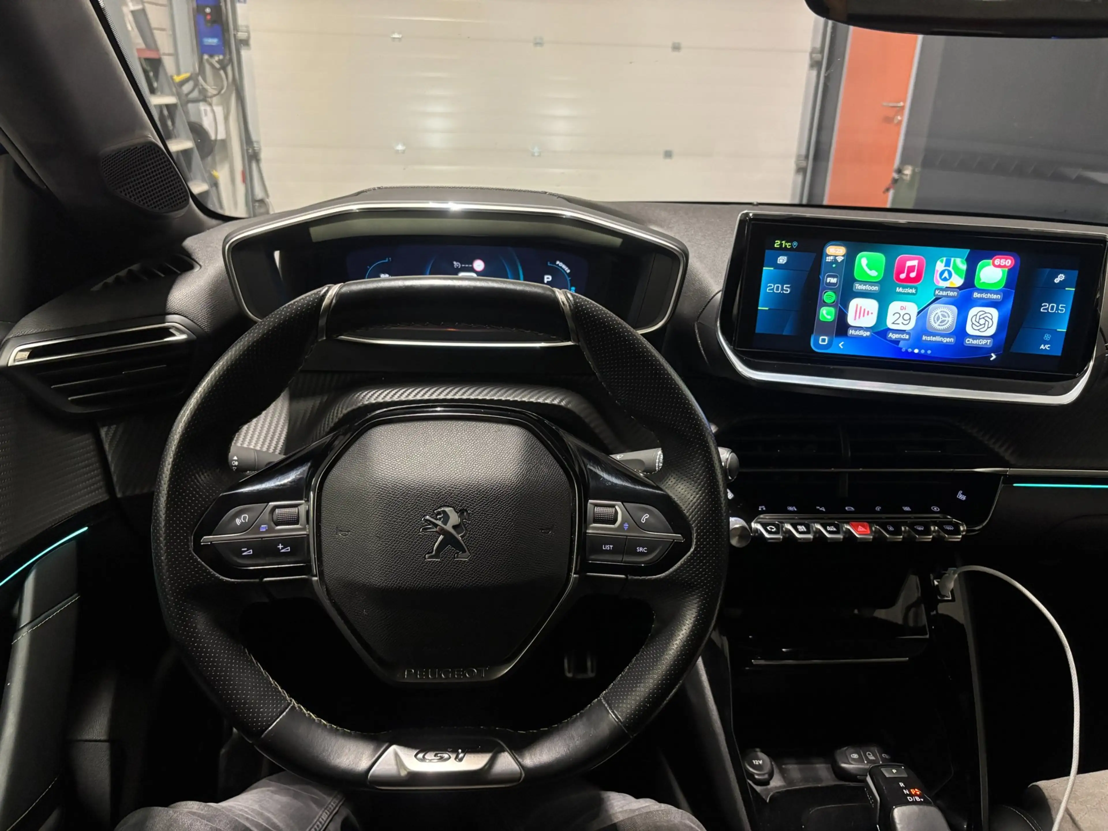 Peugeot e-208 EV GT 350 50 kWh|Carplay|Stoelverw|Cruise|Camera — photo 2
