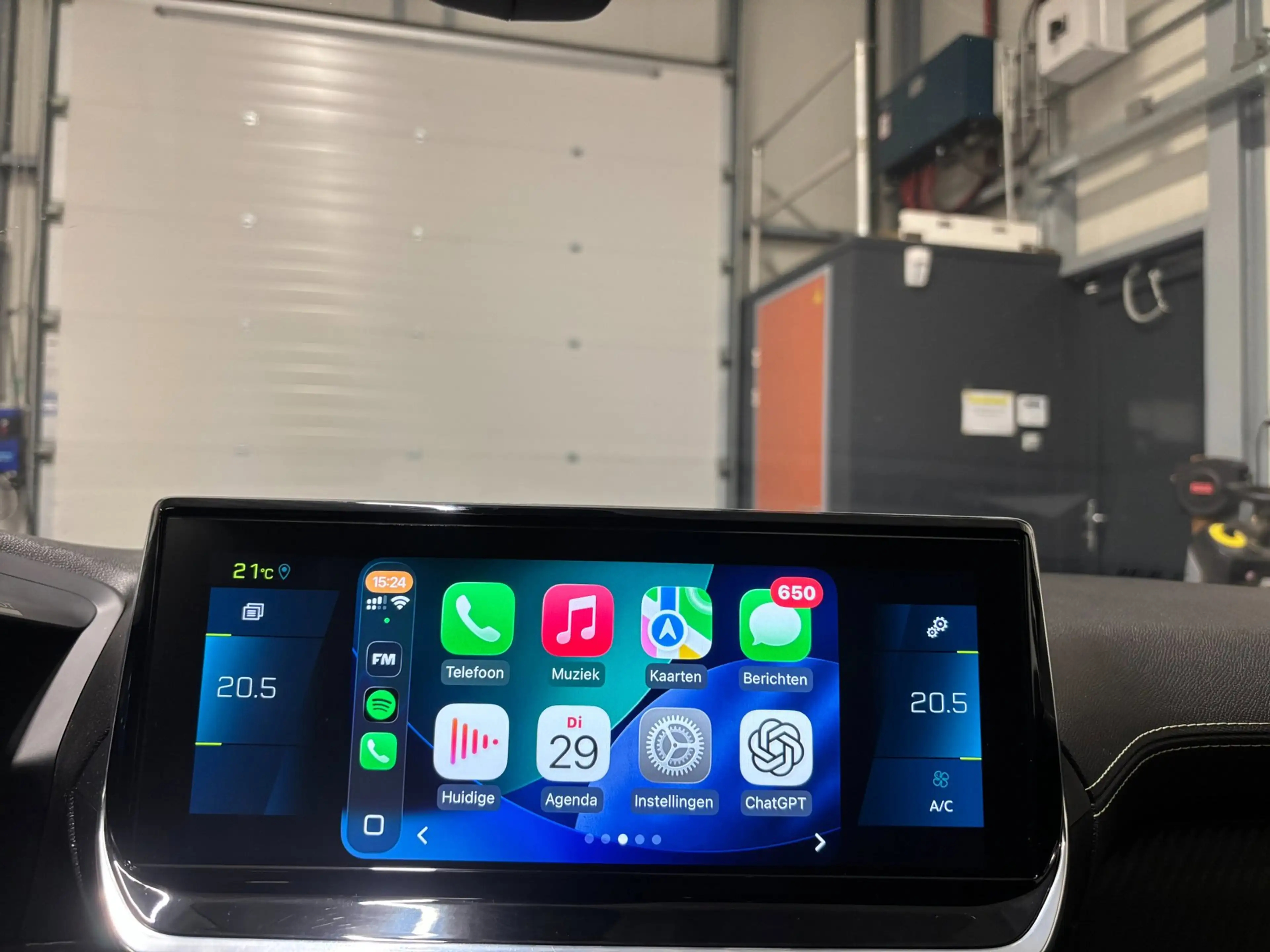 Peugeot e-208 EV GT 350 50 kWh|Carplay|Stoelverw|Cruise|Camera — photo 18