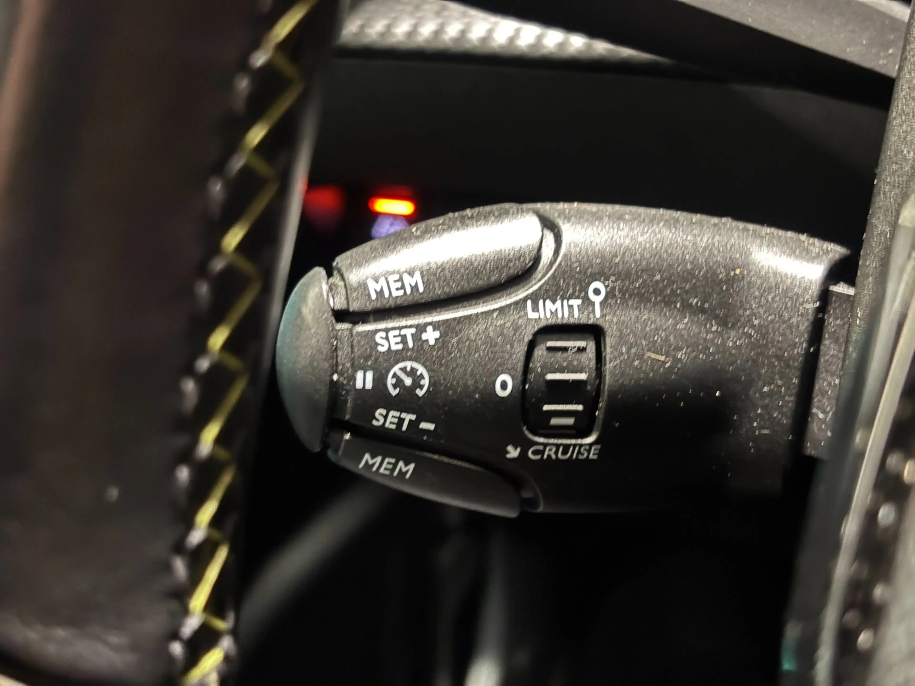 Peugeot e-208 EV GT 350 50 kWh|Carplay|Stoelverw|Cruise|Camera — photo 12