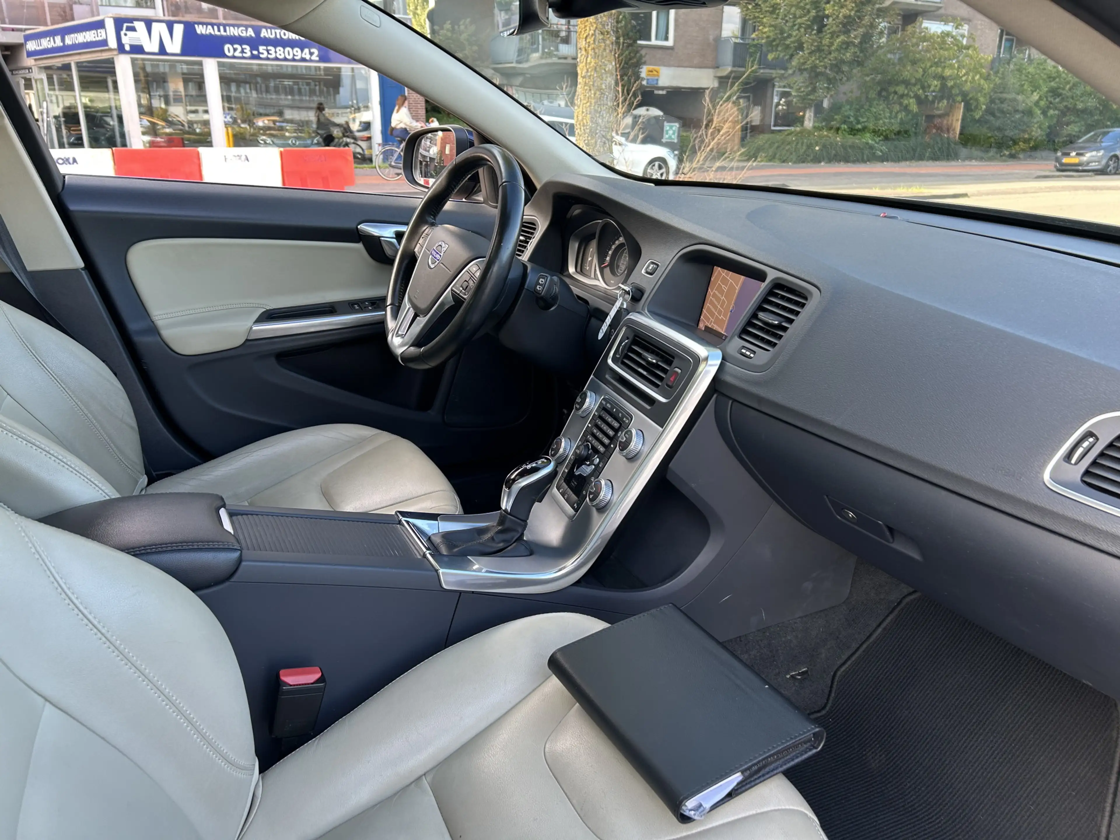 Volvo V60 1.5 T2 Polar+ airco/ecc leer navigatie automaat — photo 3