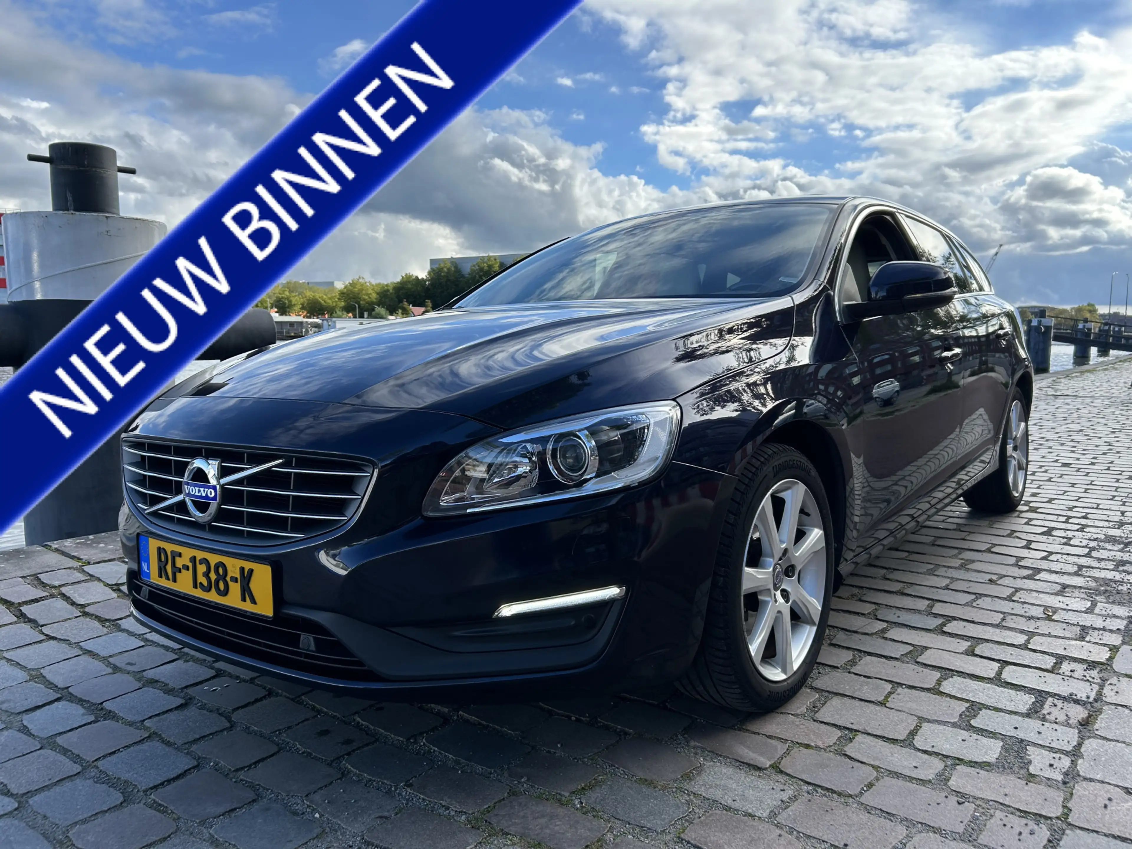 Volvo V60 1.5 T2 Polar+ airco/ecc leer navigatie automaat