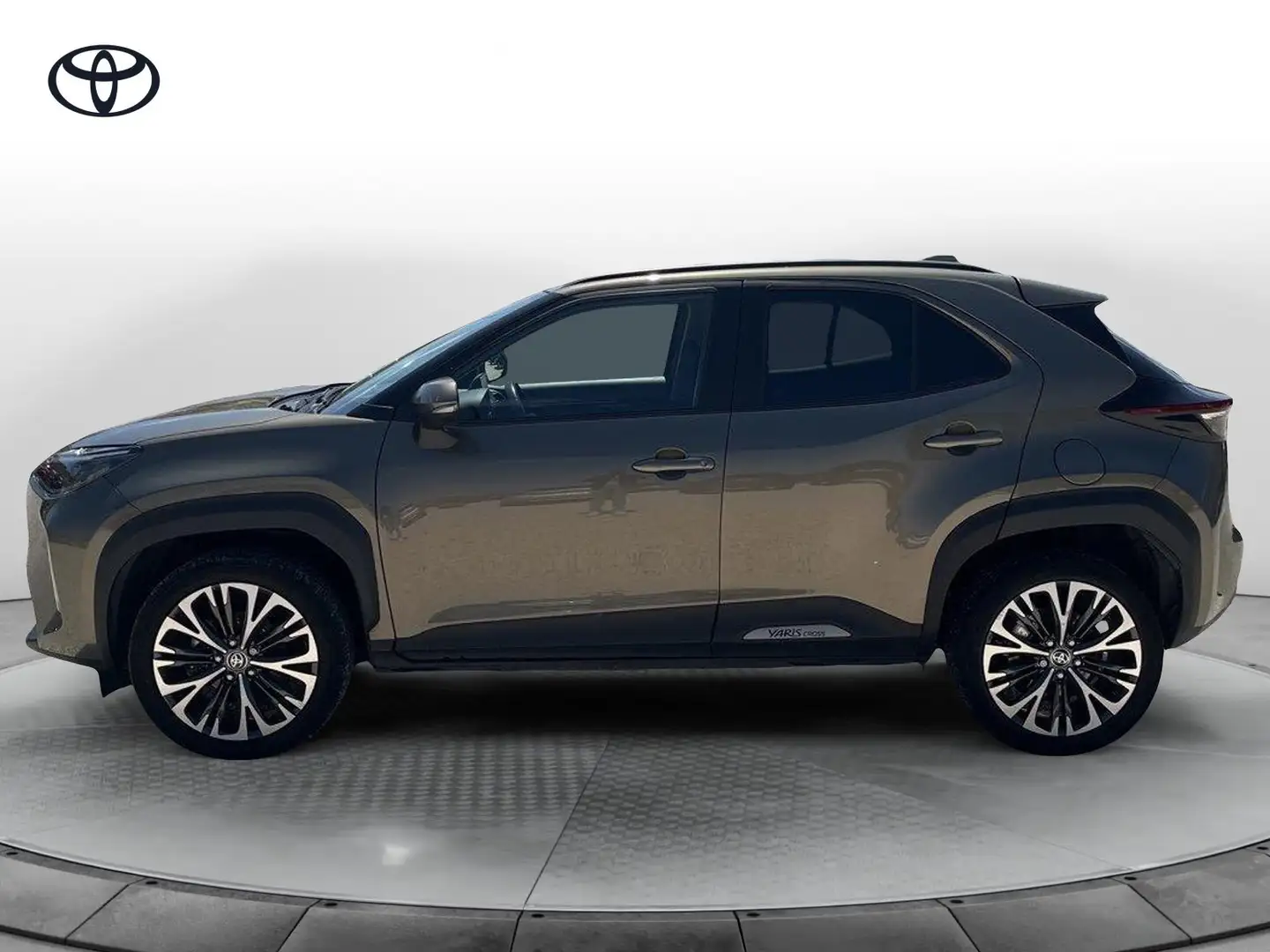 Toyota Yaris Cross 1.5 Hybrid 5p. E-CVT Lounge Bronzo - 2