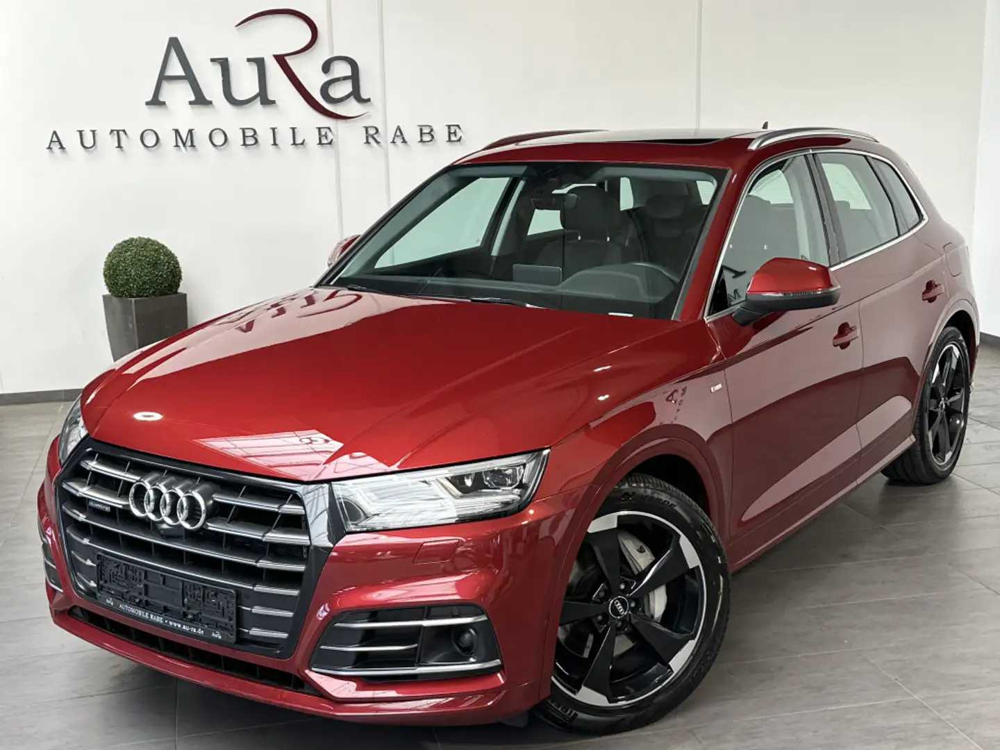 Audi Q5 55 TFSIe Quattro S-Line NAV+LED+AHK+PANO+B&O Rot - 1