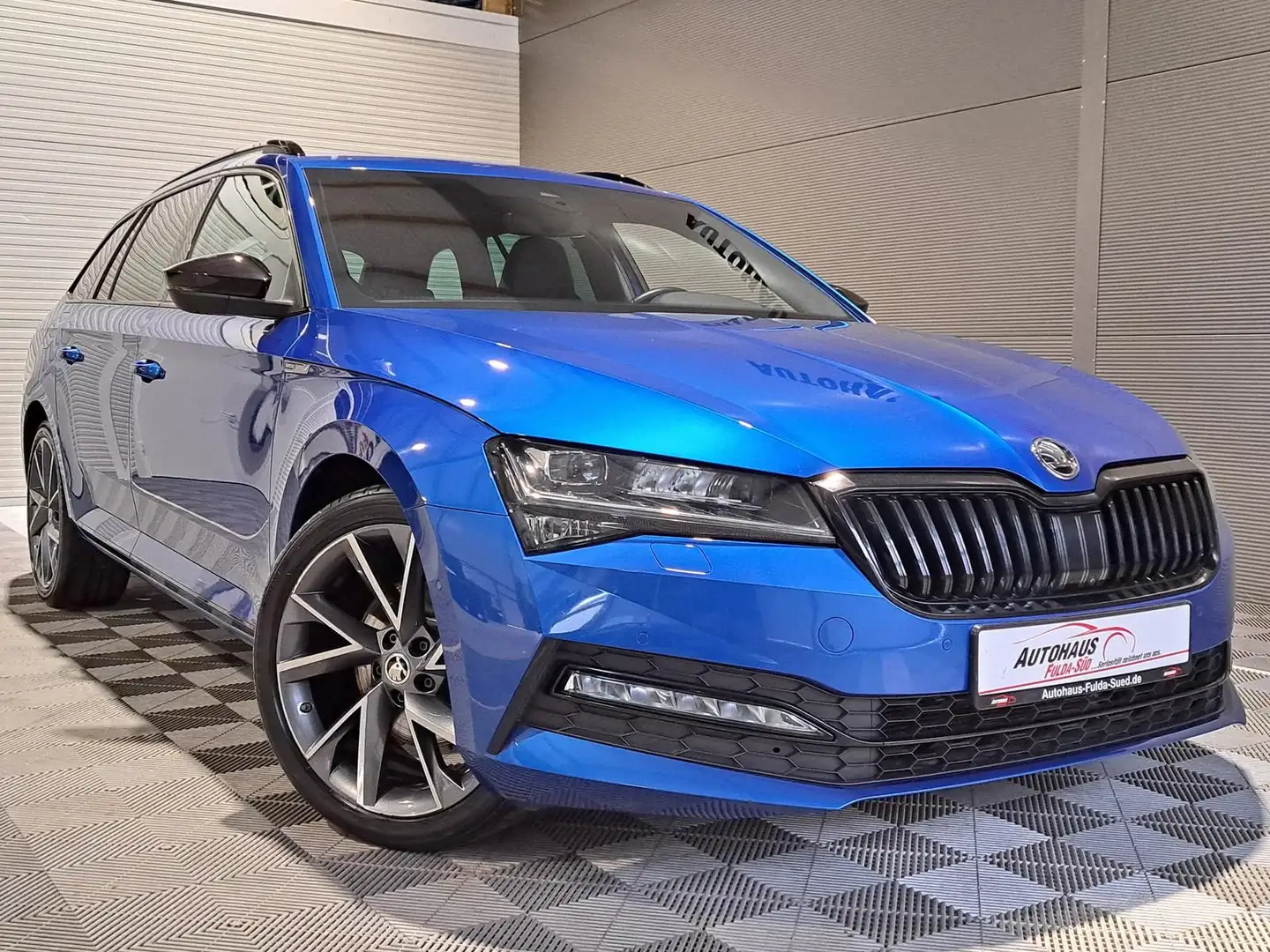 Skoda Superb 2.0 TDI°Sportline°4x4°AHK°LED°Canton°Spur Bleu - 1