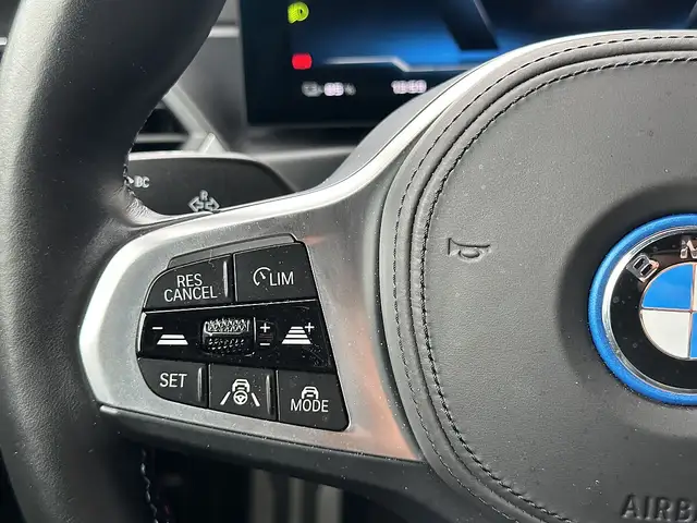 BMW i4 Gran Coupe xDrive M50 80,7kWh M-Paket Pro, M-Sp... Ansicht 30