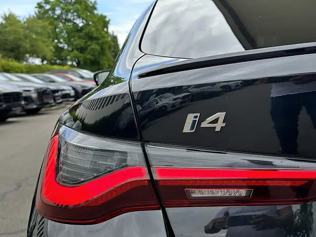 BMW i4 Gran Coupe xDrive M50 80,7kWh M-Paket Pro, M-Sp... Ansicht 10