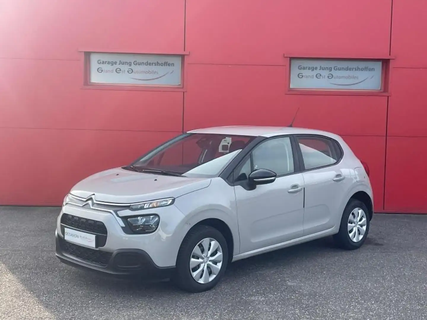Citroen C3 1.2 Essence 83ch S\u0026S Live 120g/Eligible LOA - 1