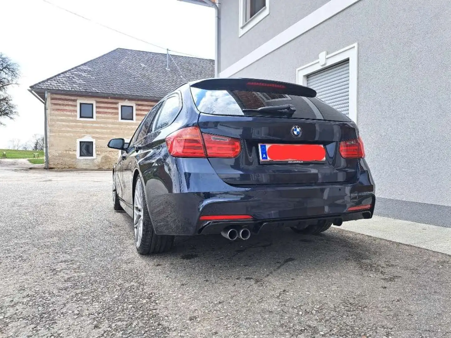 BMW 330 330d Touring Österreich-Paket Aut. Blau - 2