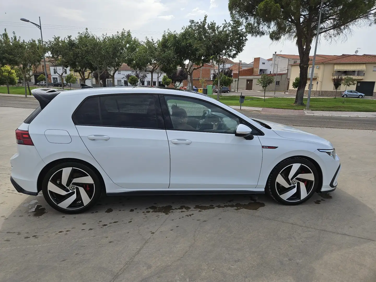 Volkswagen Golf GTI 2.0 TSI DSG 180kW - 1