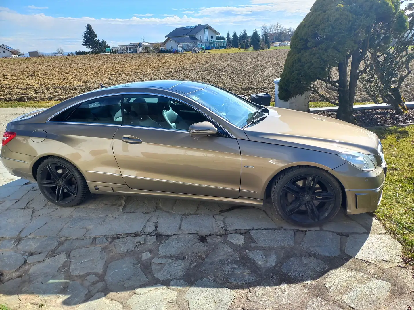 Mercedes-Benz 350 CGI Coupé Zlatá - 2