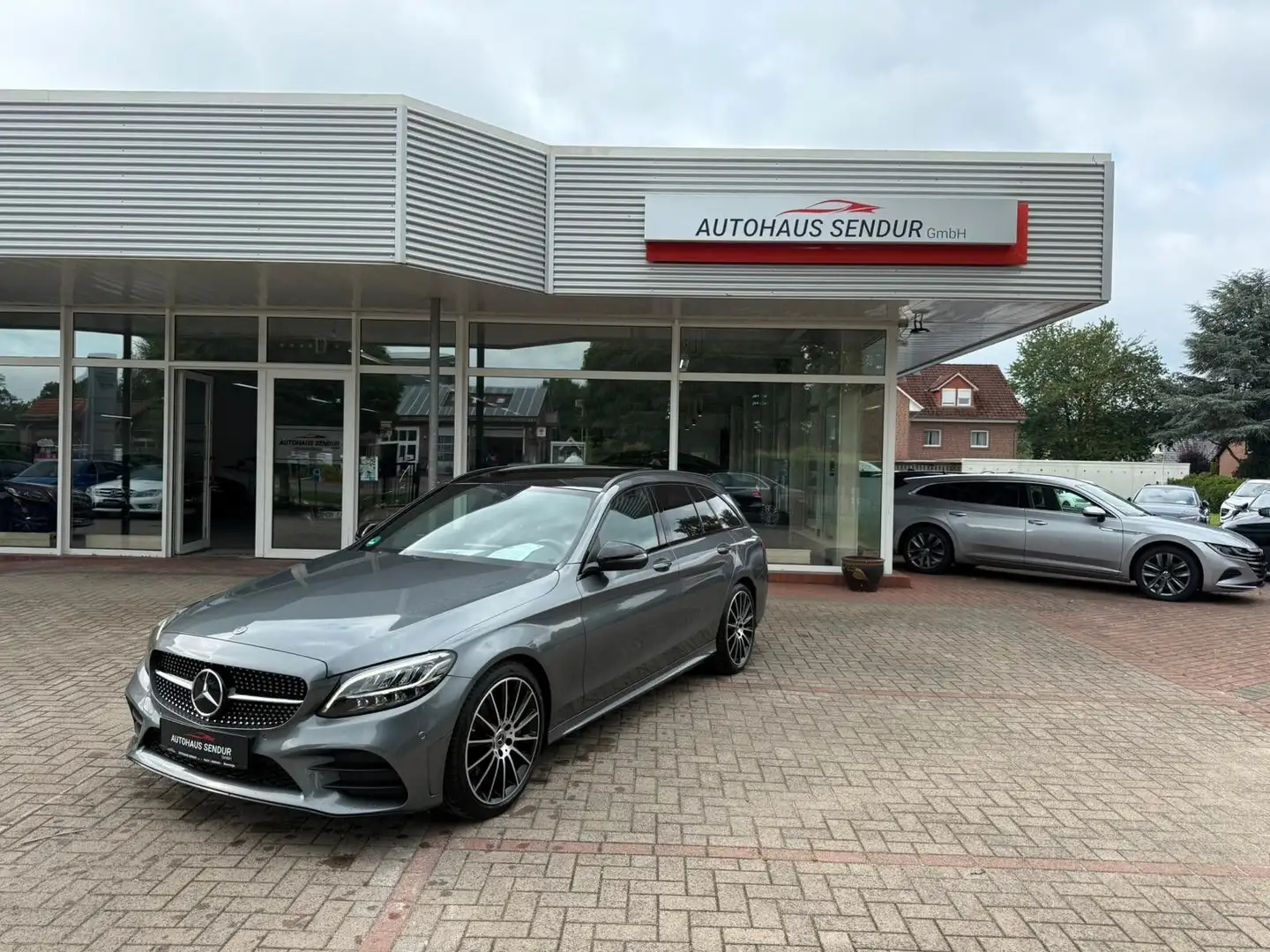 Mercedes-Benz C 300 C -Klasse T-Modell*AMG*PANO*NAVI*LEDER*TOP Grau - 1