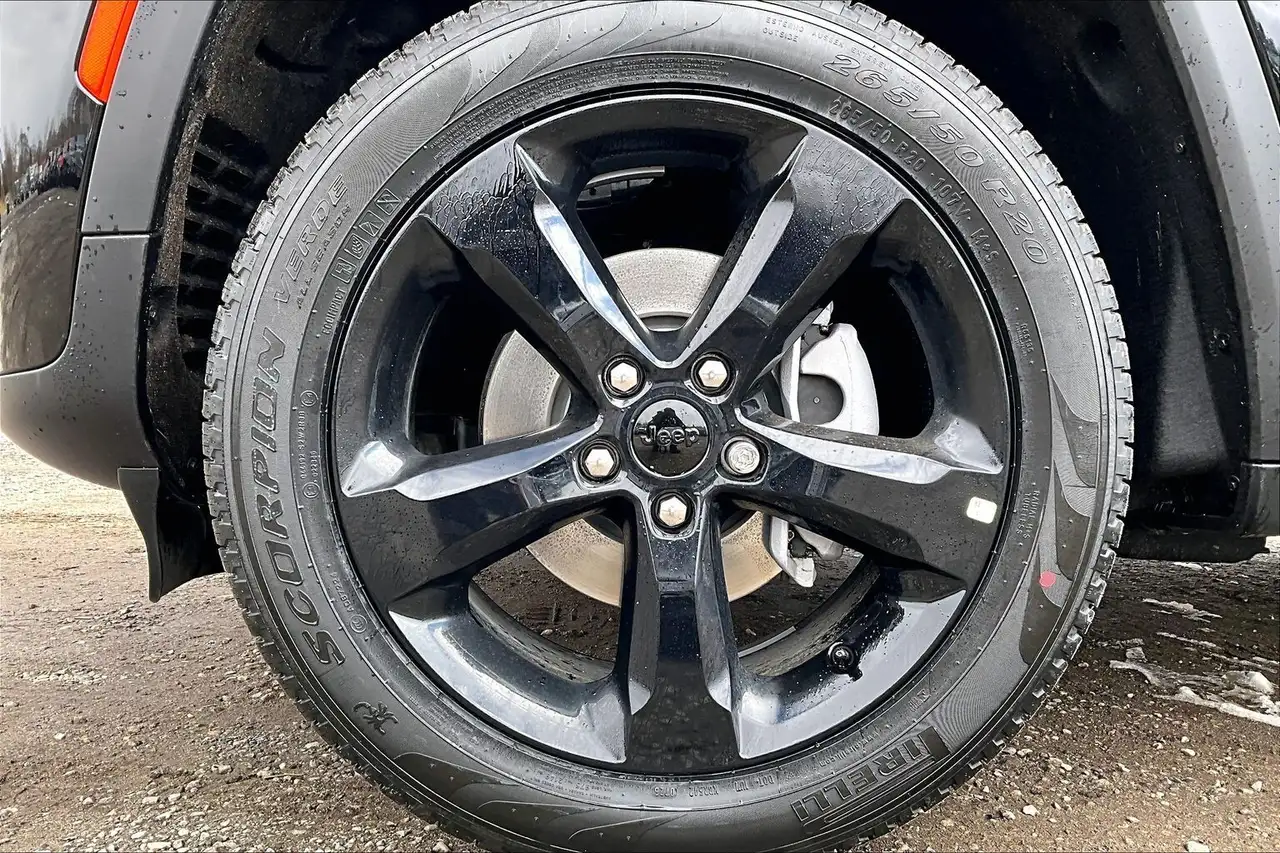 Jeep Grand Cherokee снимка Jeep Grand Cherokee