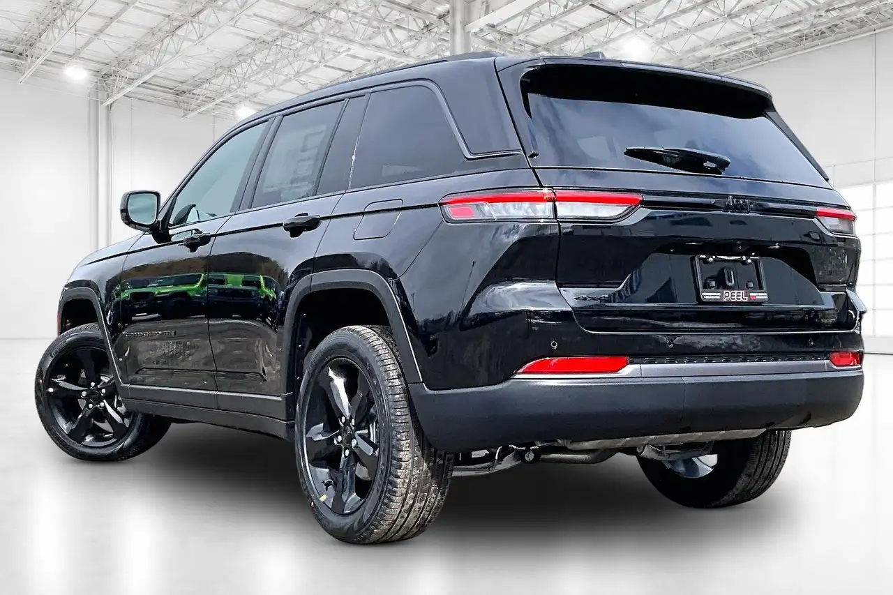 Jeep Grand Cherokee снимка Jeep Grand Cherokee