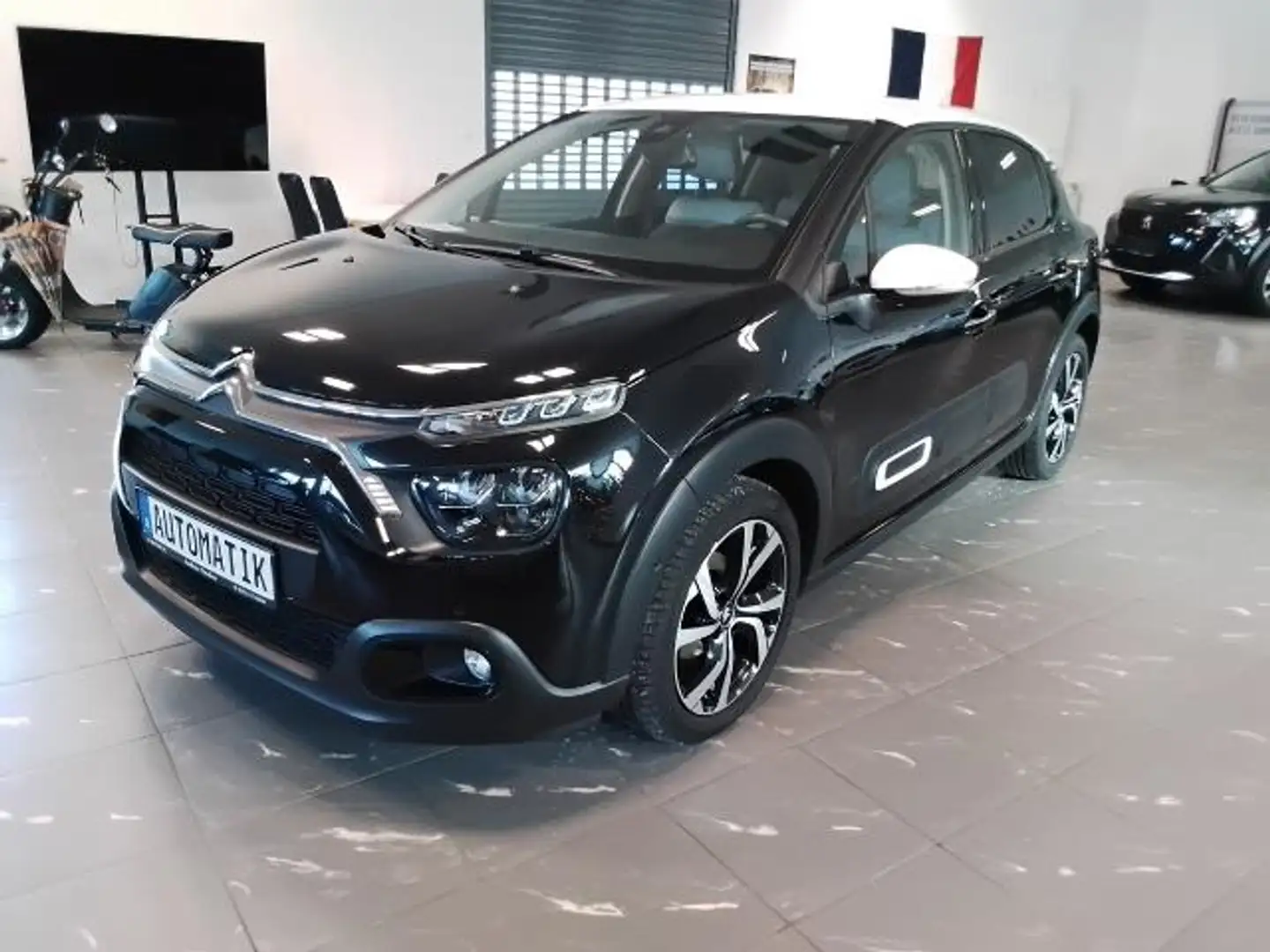 Citroen C3 Pure Tech 110 S&S EAT6 SHINE PACK Schwarz - 1