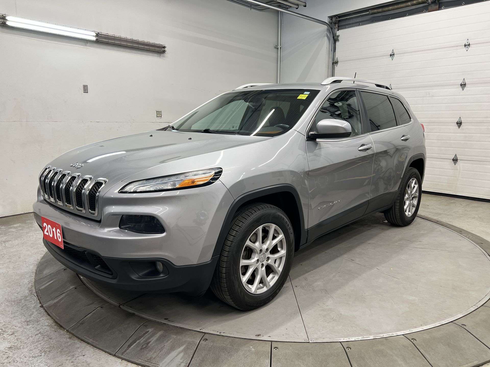 Gray 2016 Jeep Cherokee SUV / Crossover  Automatic
