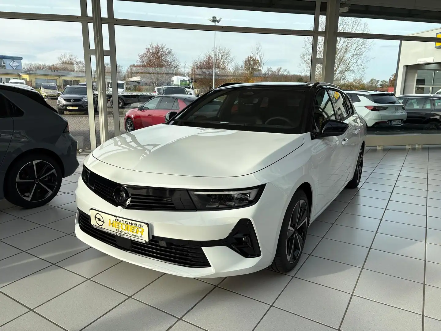 Opel Astra L Sports Tourer GS Hybrid 107kw eDCT6 Blanc - 1