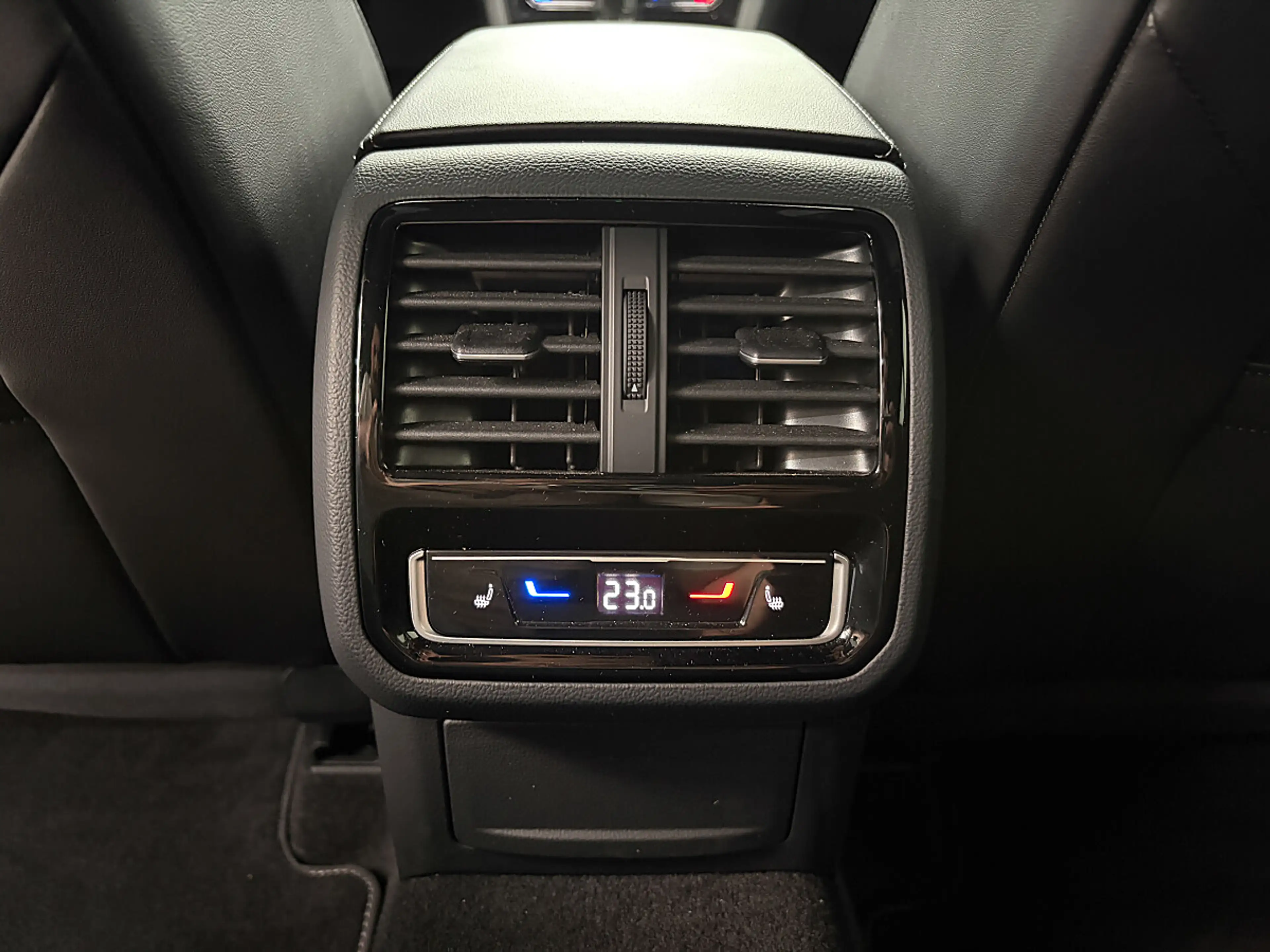 Volkswagen Arteon SB R-Line 2.0 TDI DSG R-Line Mondsteingrau R Si... — photo 10