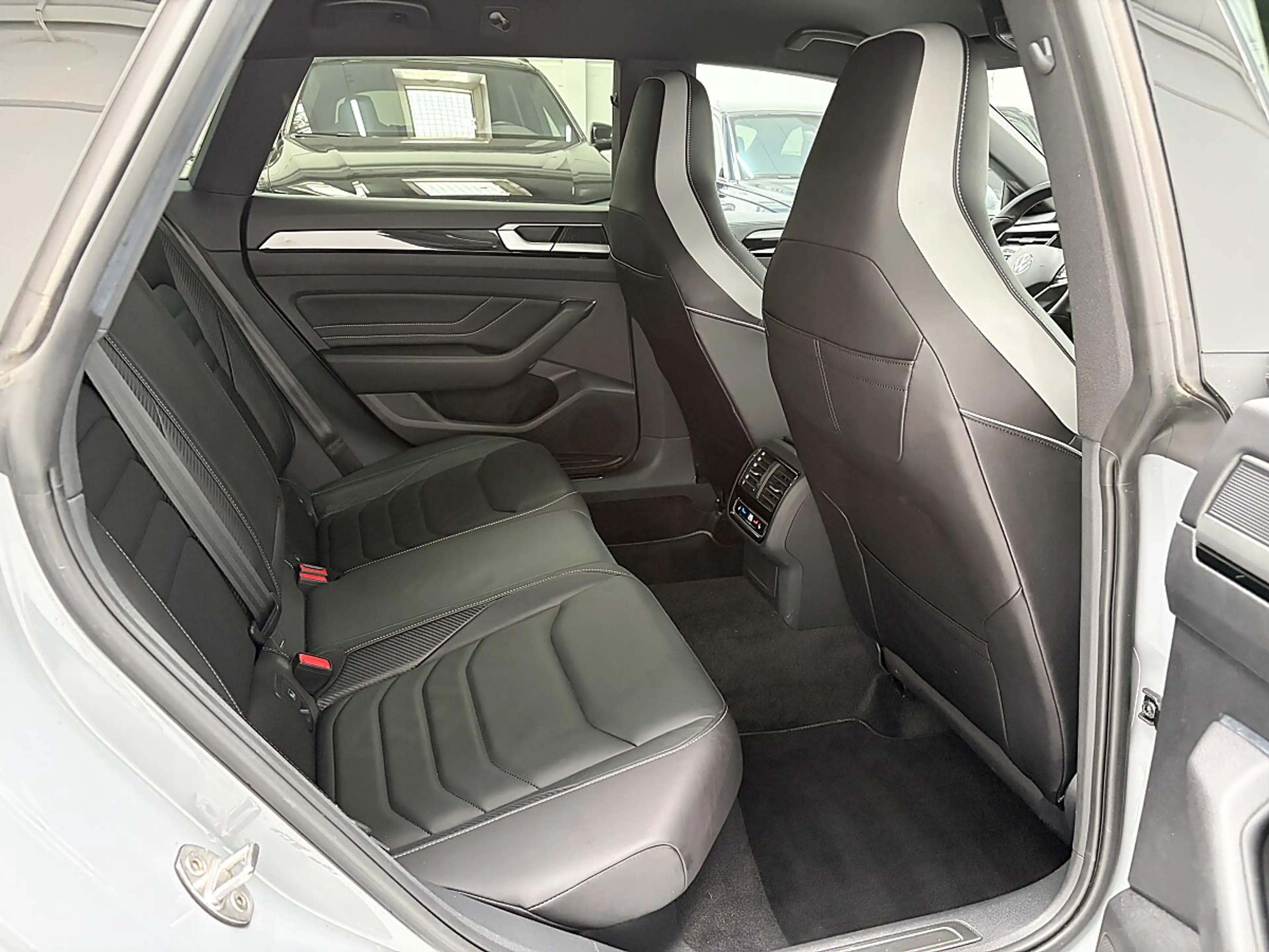 Volkswagen Arteon SB R-Line 2.0 TDI DSG R-Line Mondsteingrau R Si... — photo 14