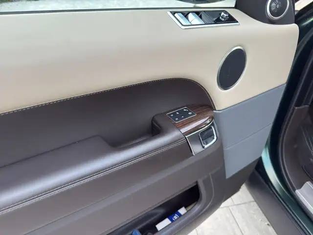 Land Rover Range Rover Sport 3,0 SDV6 HSE Dynamic Aut.Der Motor sowie beide Tu Ansicht 13
