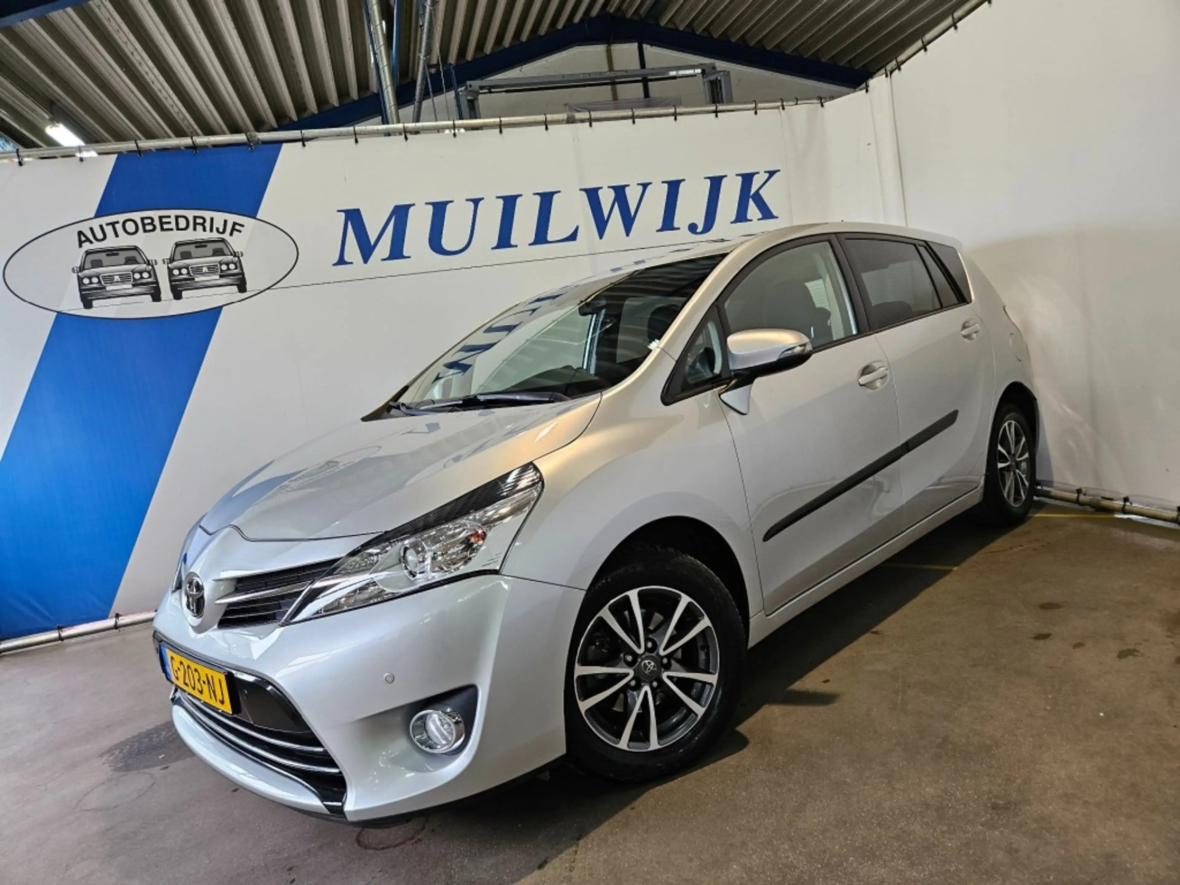 Toyota Verso 1.8 VVT-I ASPIRATION / Trekhaak / Camera / Navi