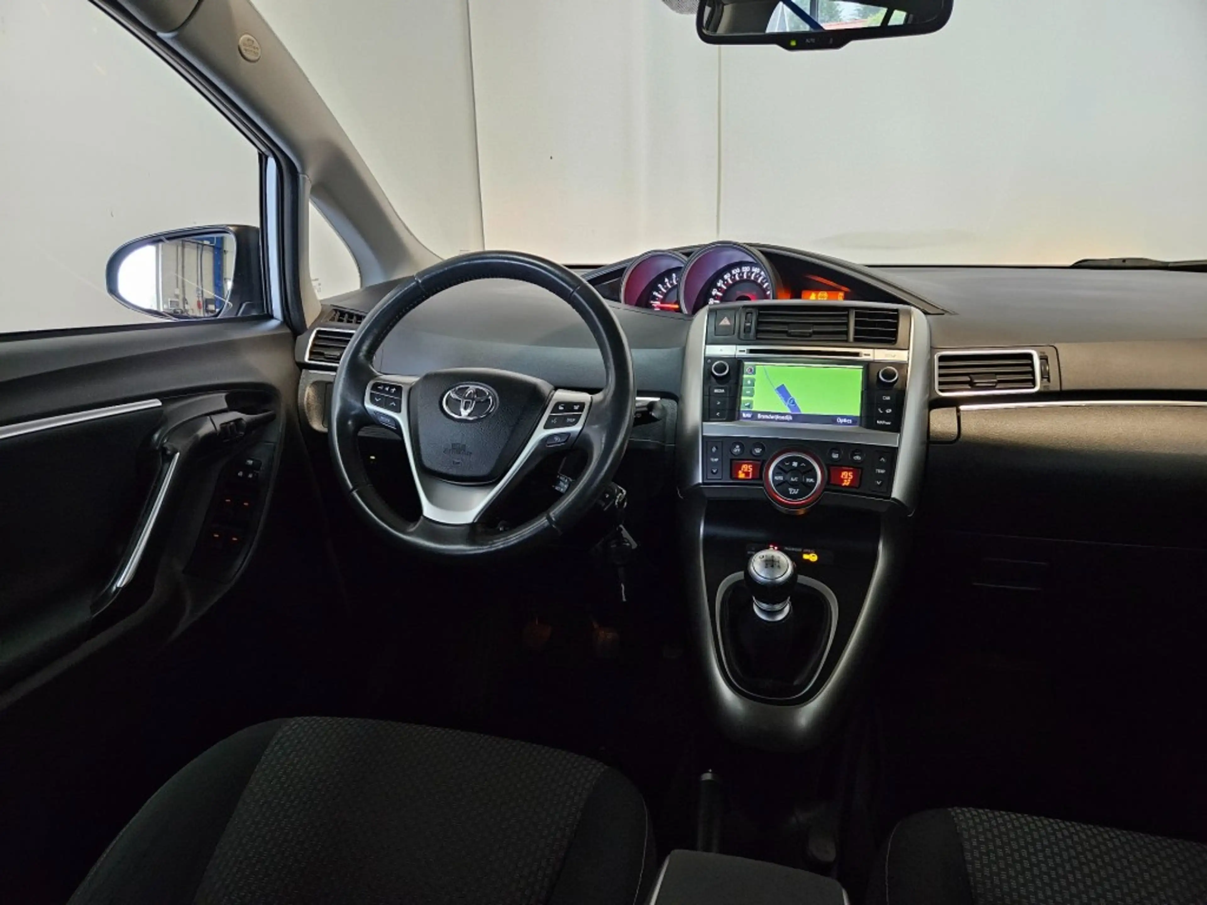 Toyota Verso 1.8 VVT-I ASPIRATION / Trekhaak / Camera / Navi — photo 6
