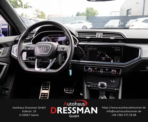 Audi Q3 view 14