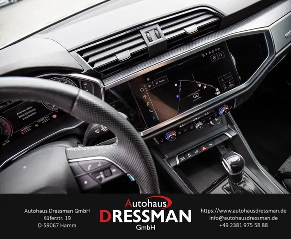 Audi Q3 view 15