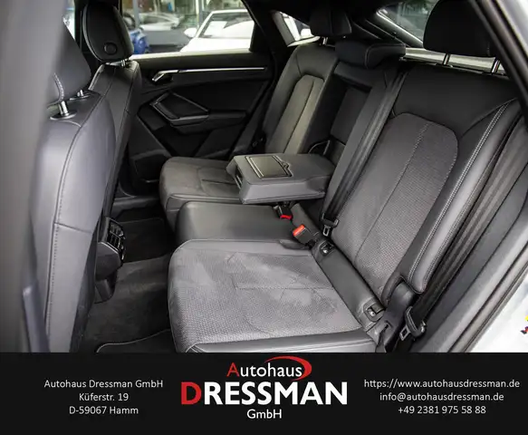 Audi Q3 view 12