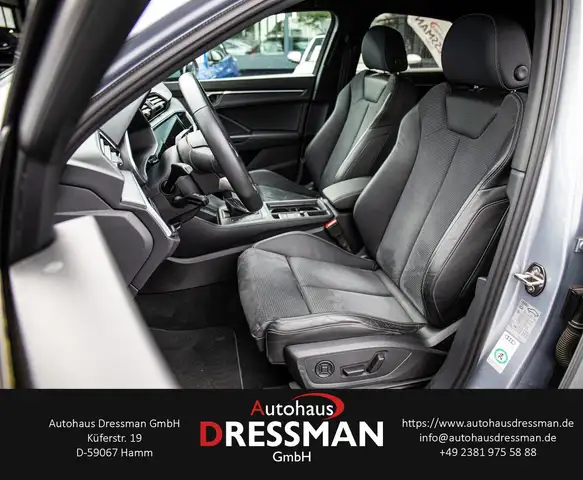 Audi Q3 view 11