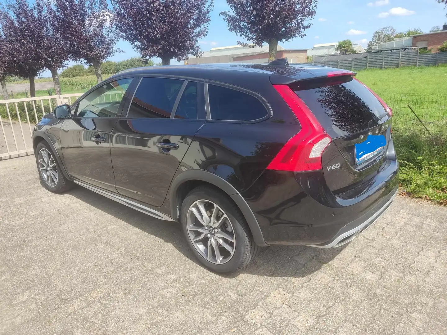 Volvo V60 Cross Country V60 Cross Country D3 Geartronic Momentum - 1