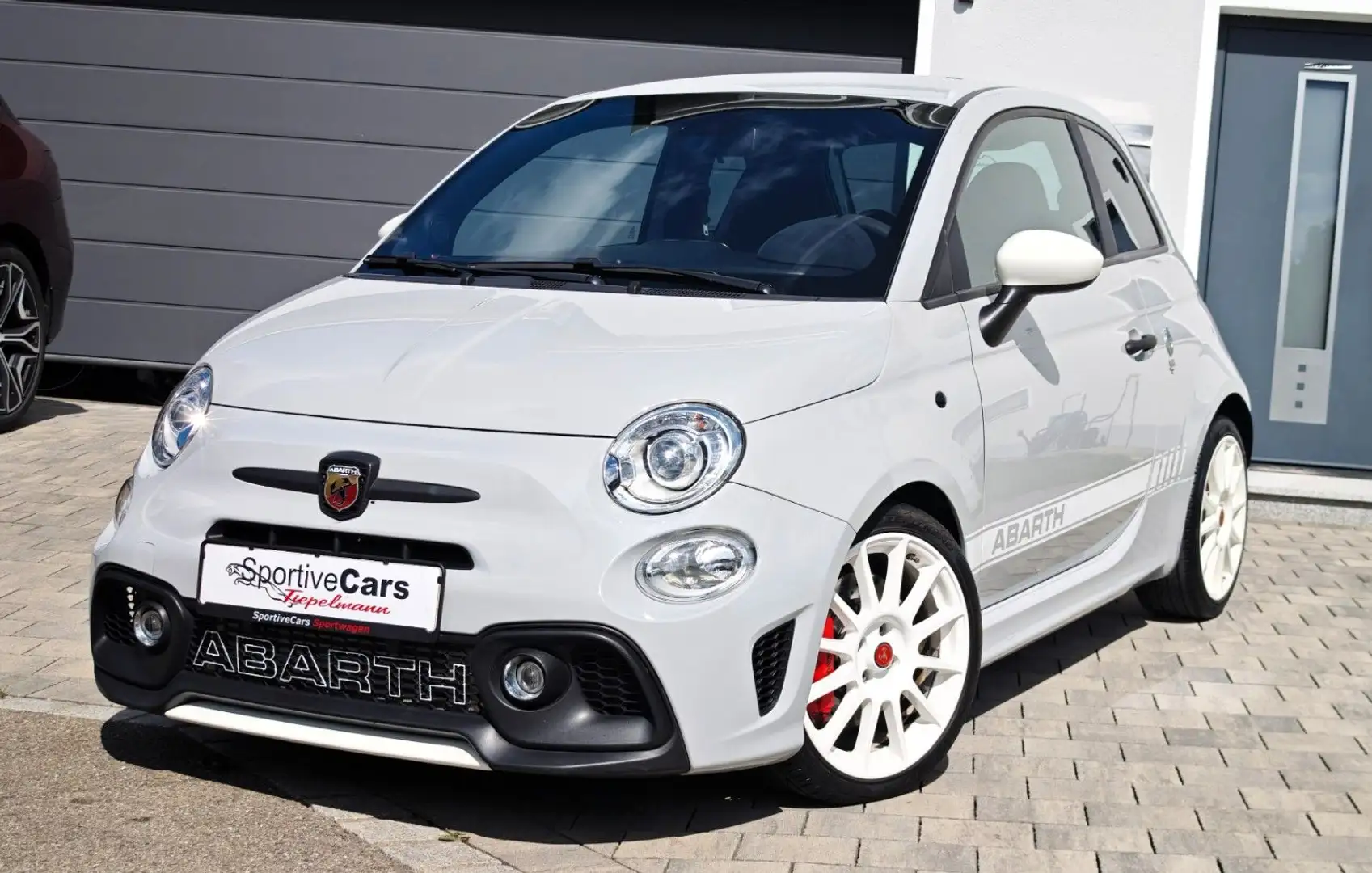Abarth 695 595 esseesse 70th Akrapovic Brembo Beats Tuning! Grau - 1