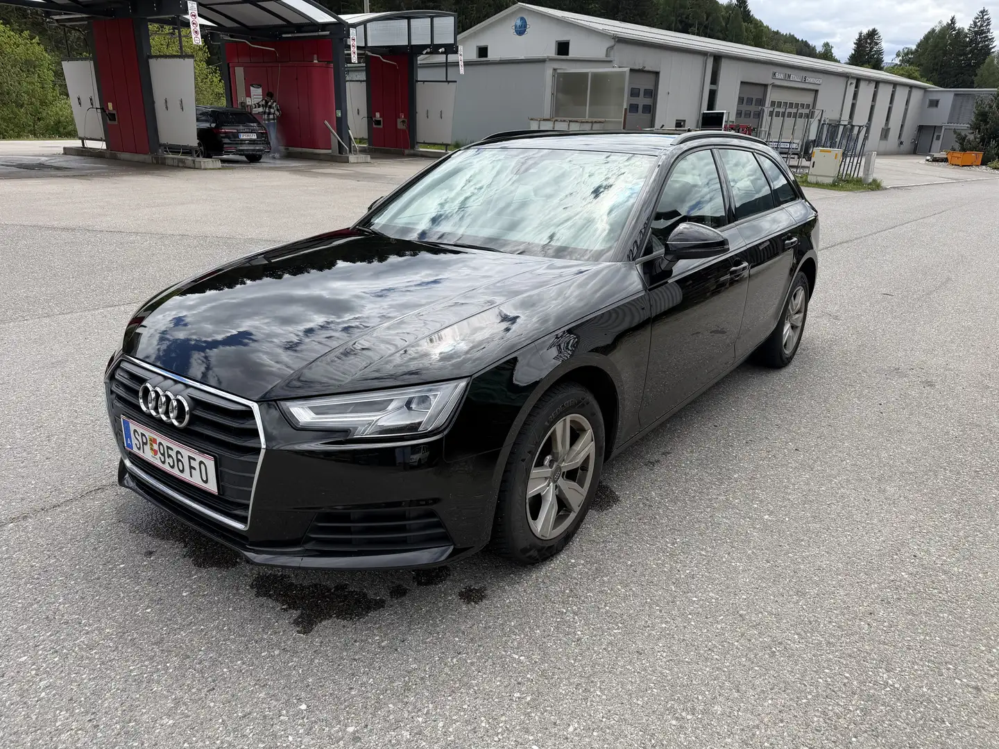 Audi A4 Businesspaket Schwarz - 1