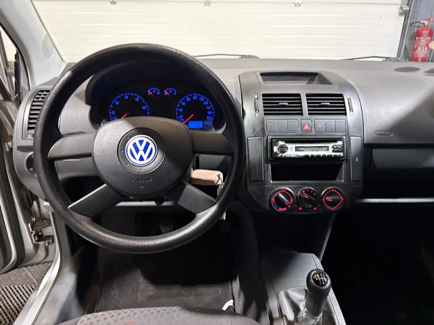 Volkswagen Polo 1.4 16V - 75 Confort 5P - 2