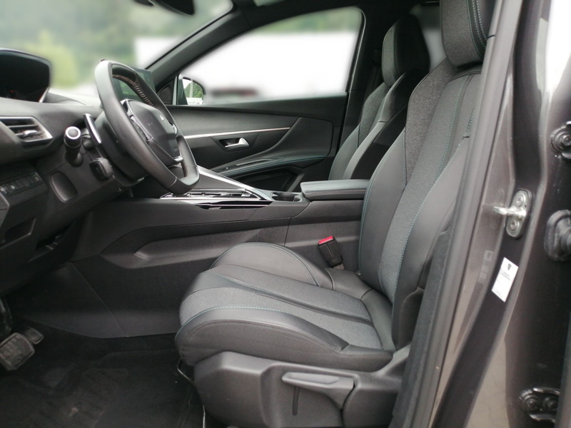 Peugeot 5008 1.5 HDI Automatik / 7-Sitze, Navi, RFK, LED — photo 11