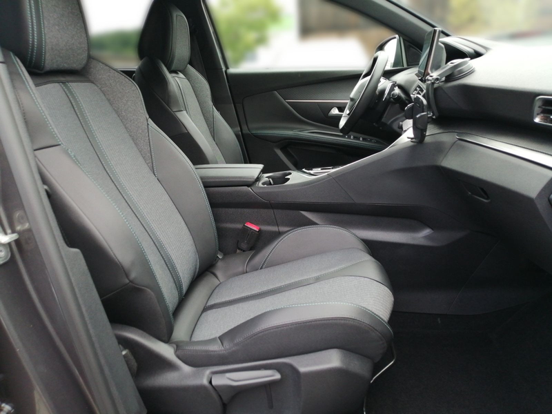 Peugeot 5008 1.5 HDI Automatik / 7-Sitze, Navi, RFK, LED — photo 12
