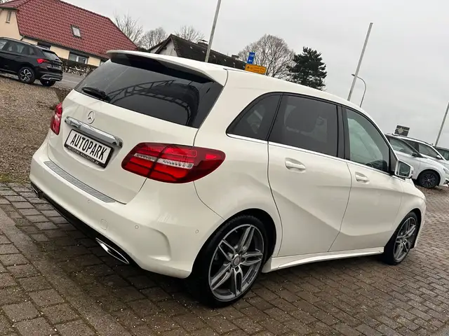 Mercedes-Benz B Class view 5
