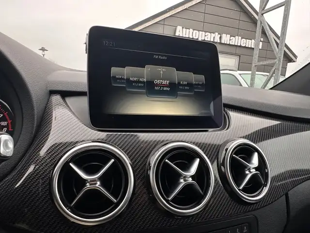 Mercedes-Benz B Class view 8