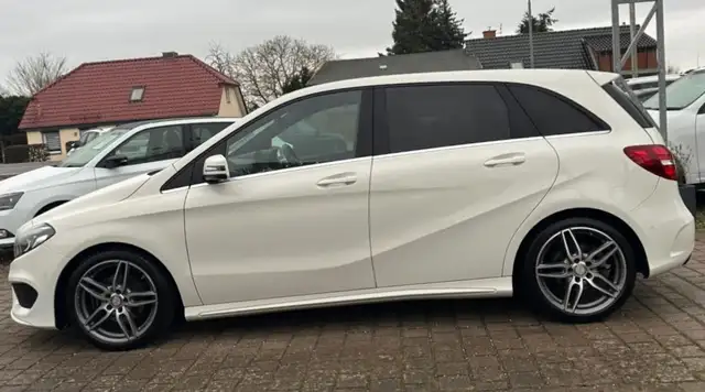 Mercedes-Benz B Class view 4
