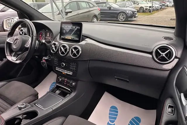 Mercedes-Benz B Class view 11