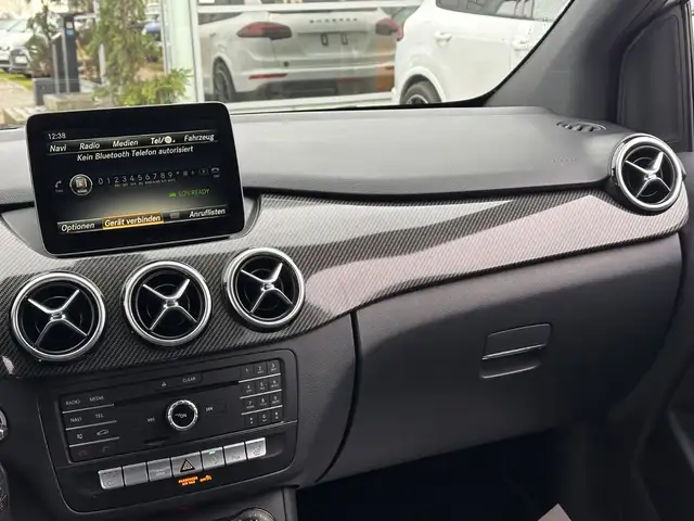 Mercedes-Benz B Class view 12