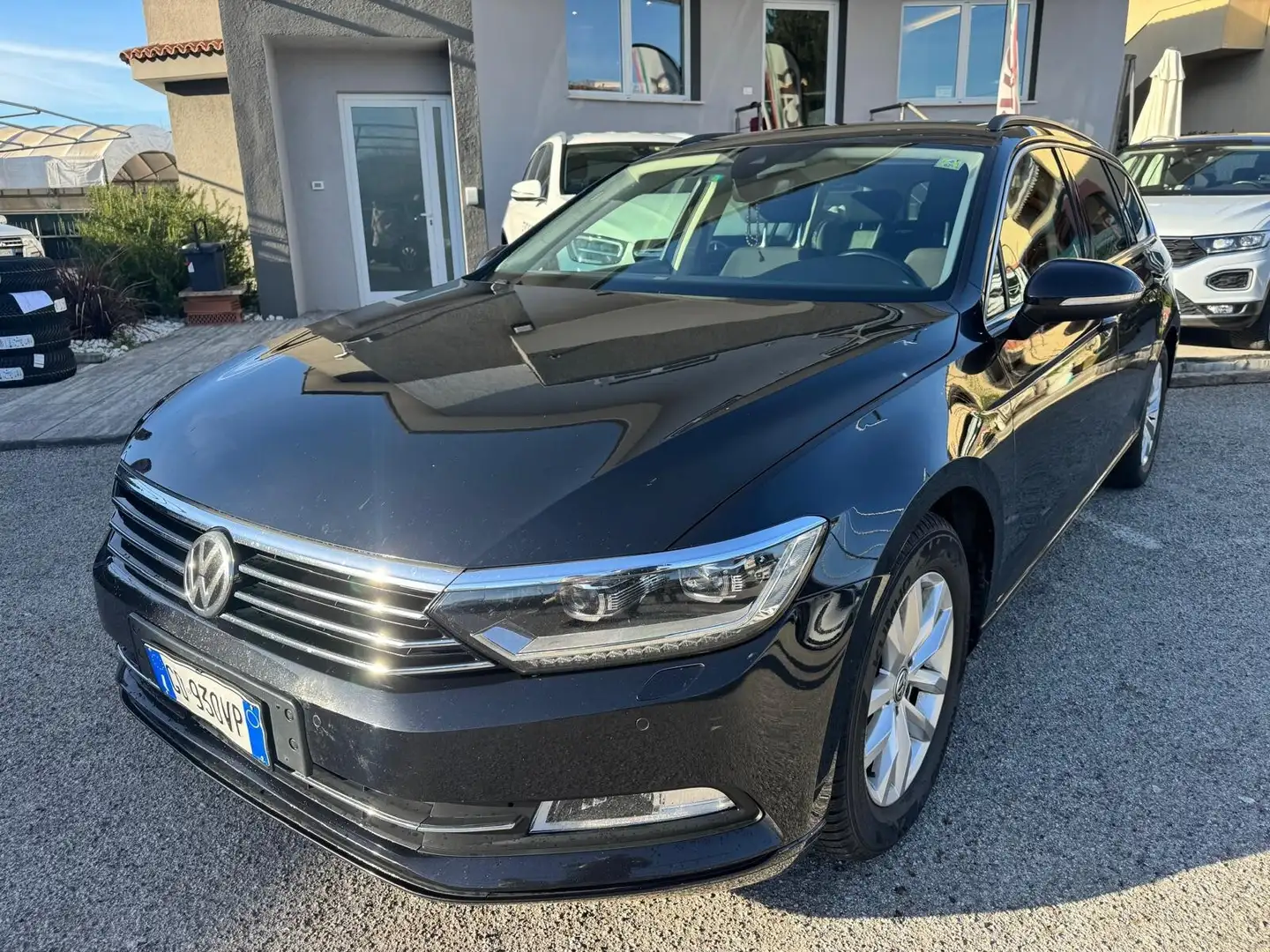 Volkswagen Passat Passat Variant 2.0 TDI DSG Business BlueMotion Tec Schwarz - 1