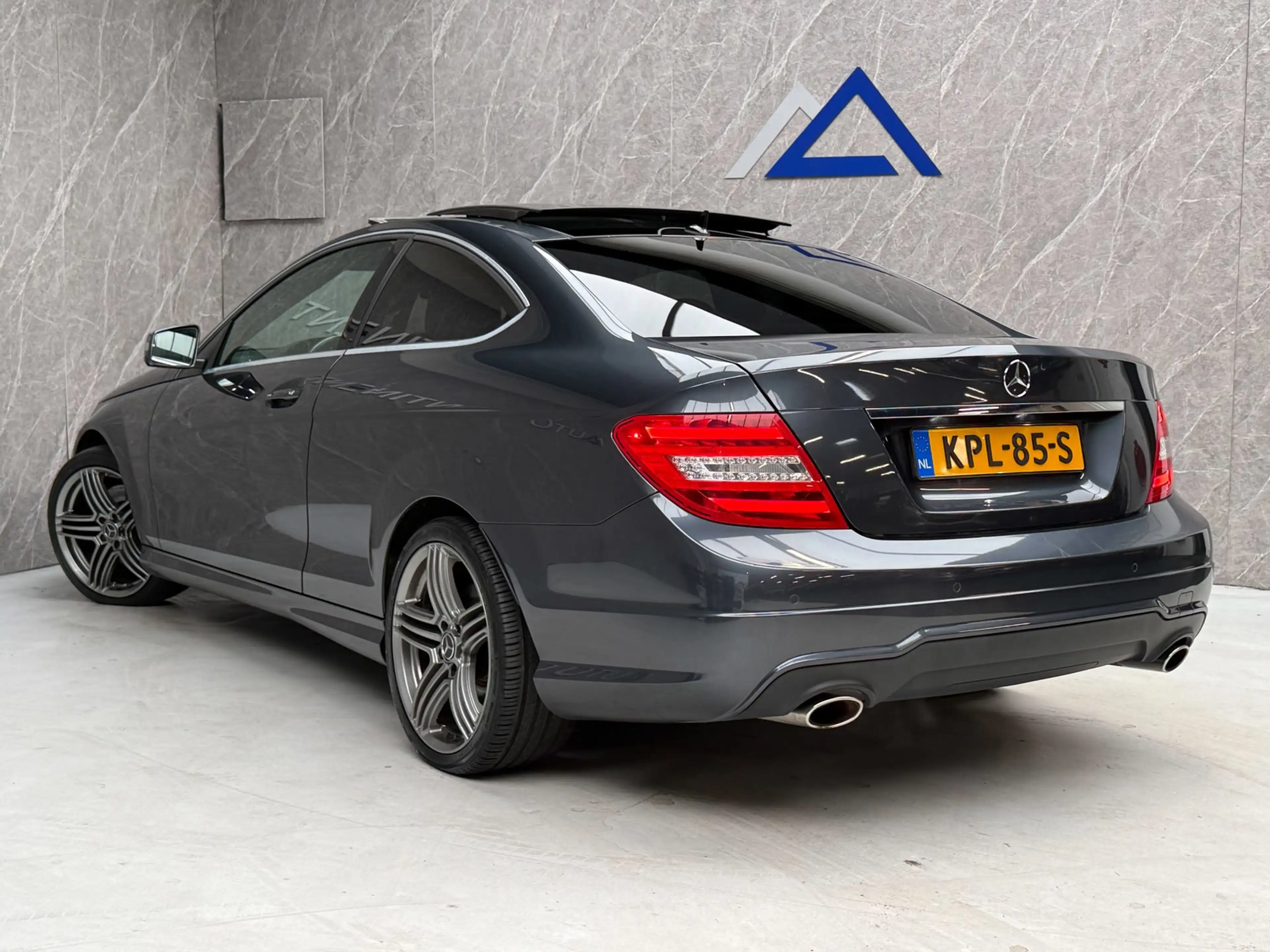 Mercedes-Benz C 350 Coupé Edition 1 306 PK / Panorama — photo 4
