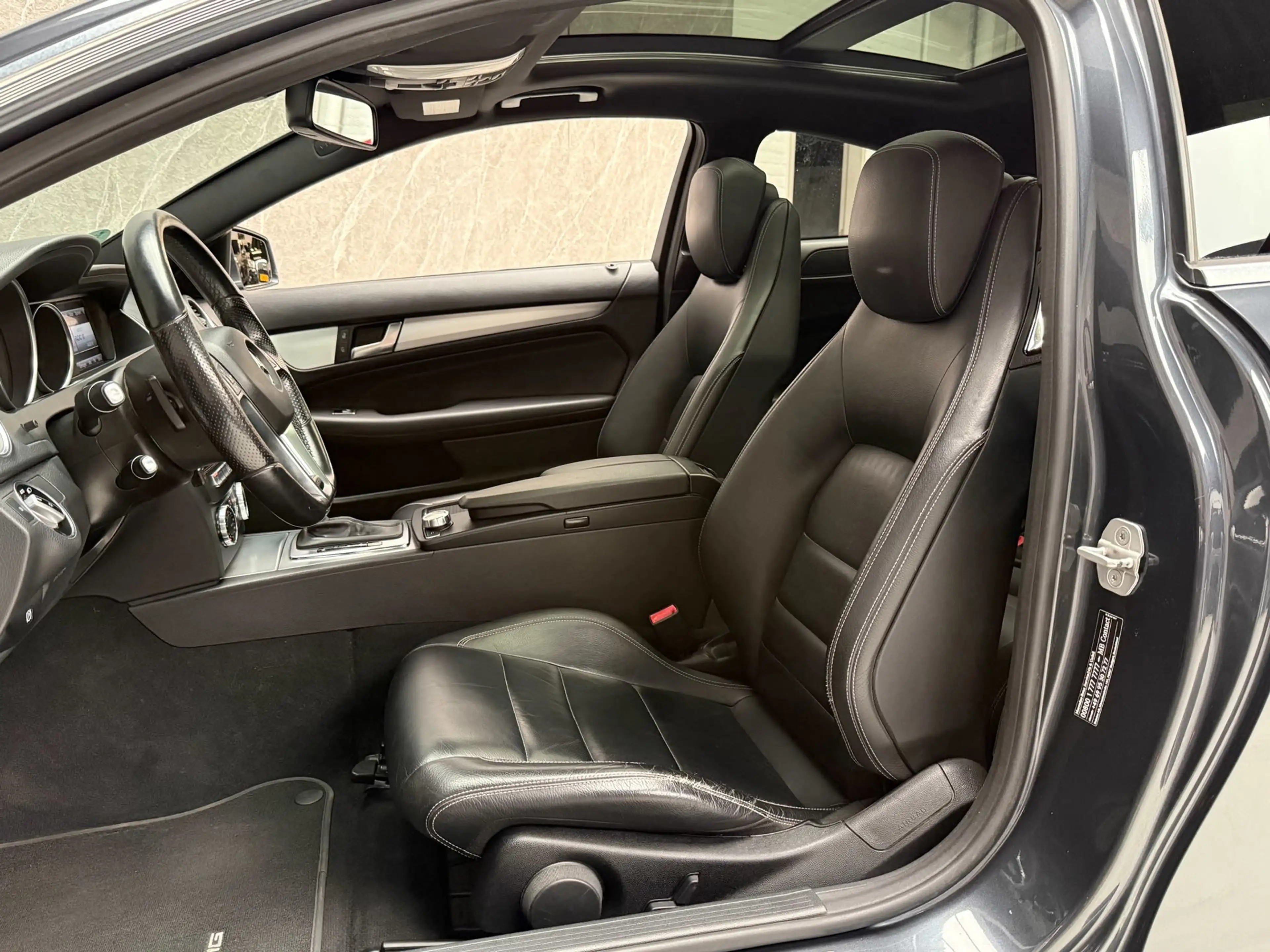 Mercedes-Benz C 350 Coupé Edition 1 306 PK / Panorama — photo 12